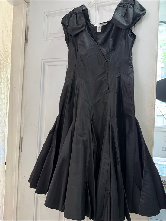 Diane Von Furstenberg Dresses & Skirts - Diane Von Furstenberg Black Fit-and-Flare Midi Dress